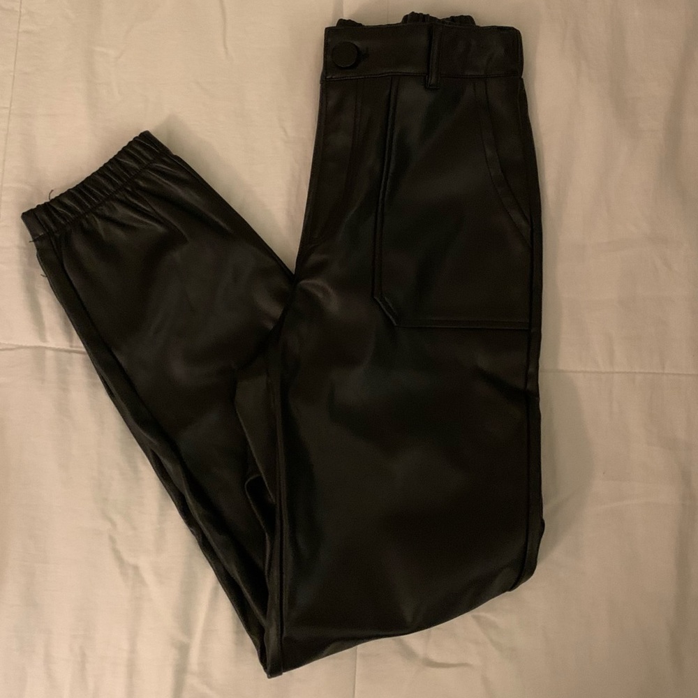 Kendall + Kylie faux leather jogger pants size S